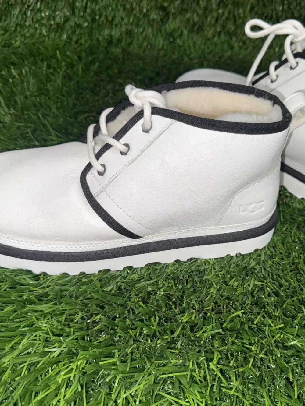 MENS NEUMAL WHITE BLACK  UGG BOOTS SIZE US 10